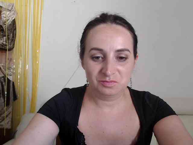 Modella: UWillMarryMyAss