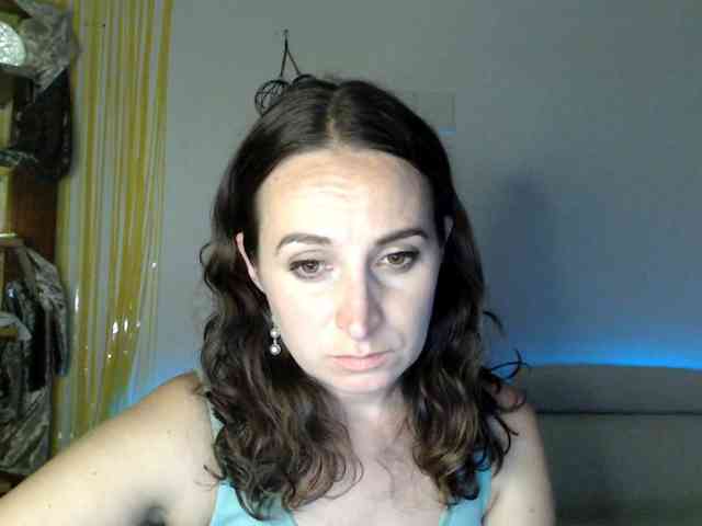 Modella: UWillMarryMyAss