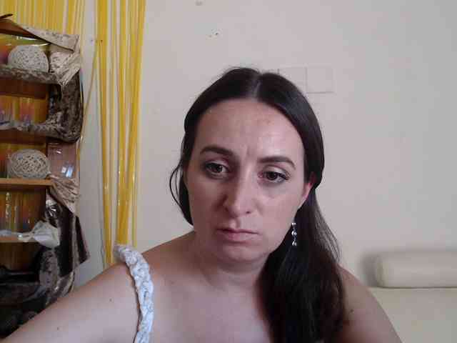 Modella: UWillMarryMyAss