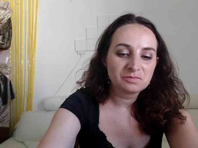 Modella: UWillMarryMyAss