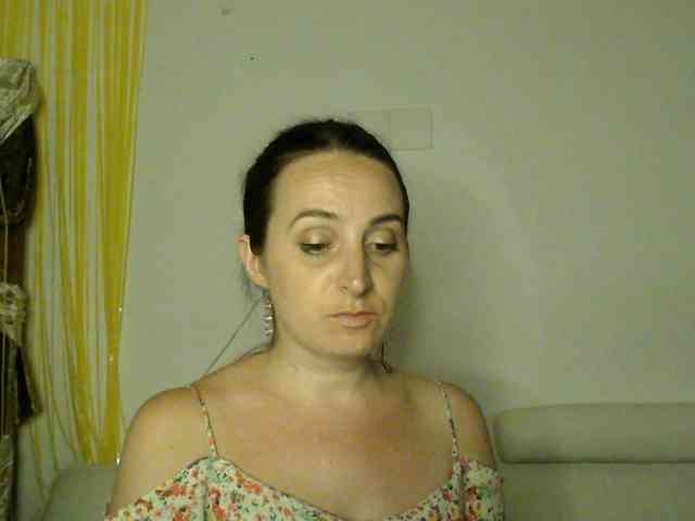 Modella: UWillMarryMyAss