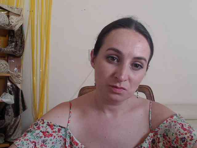 Modella: UWillMarryMyAss