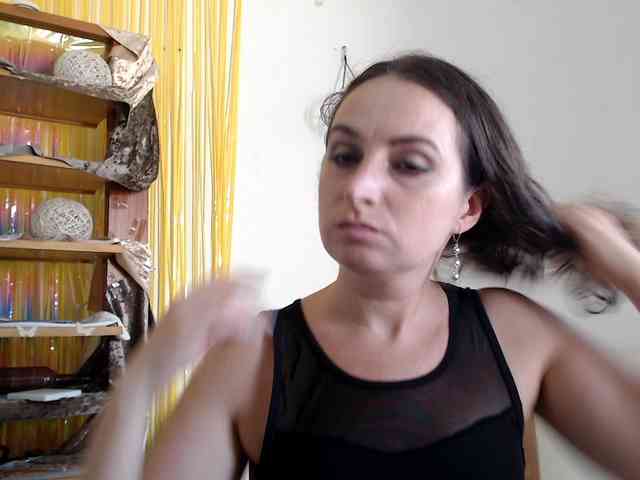 Modella: UWillMarryMyAss