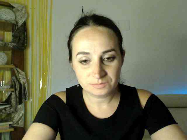 Modella: UWillMarryMyAss