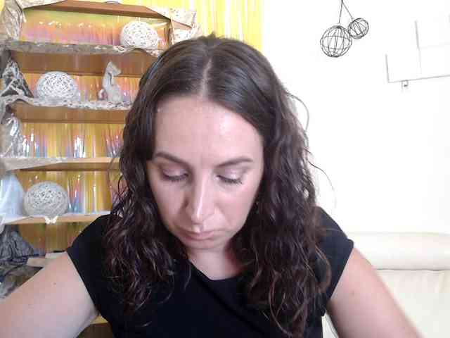 Modella: UWillMarryMyAss
