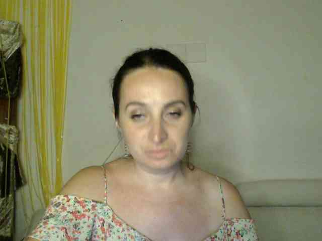 Modella: UWillMarryMyAss