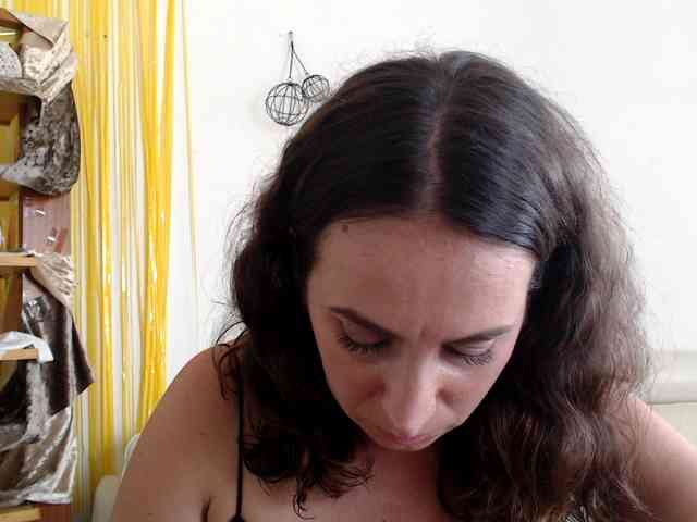 Modella: UWillMarryMyAss