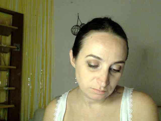 Modella: UWillMarryMyAss