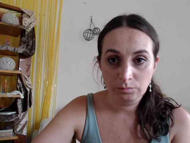 Modella: UWillMarryMyAss