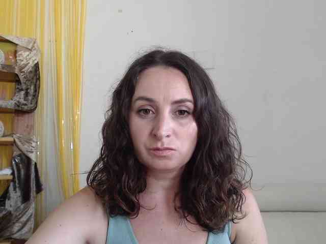 Modella: UWillMarryMyAss
