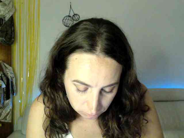 Modella: UWillMarryMyAss