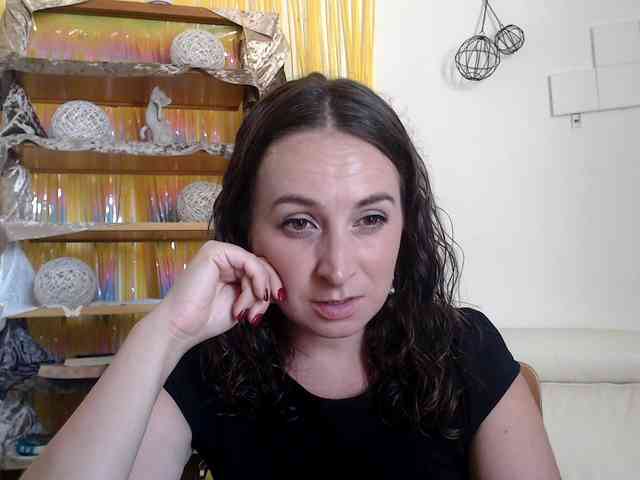 Modella: UWillMarryMyAss
