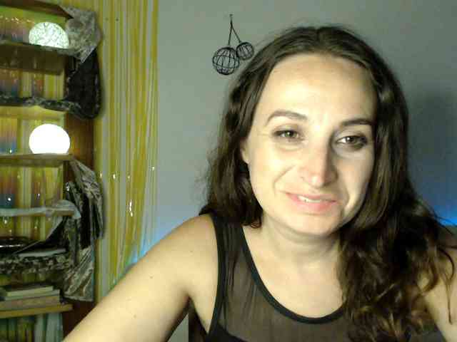 Modella: UWillMarryMyAss