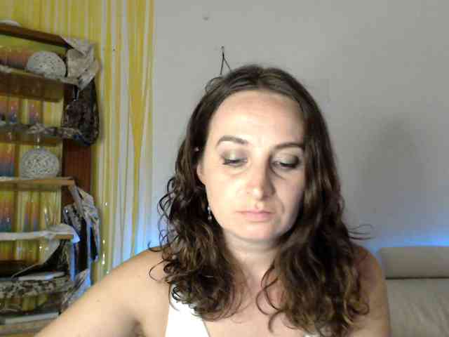 Modella: UWillMarryMyAss