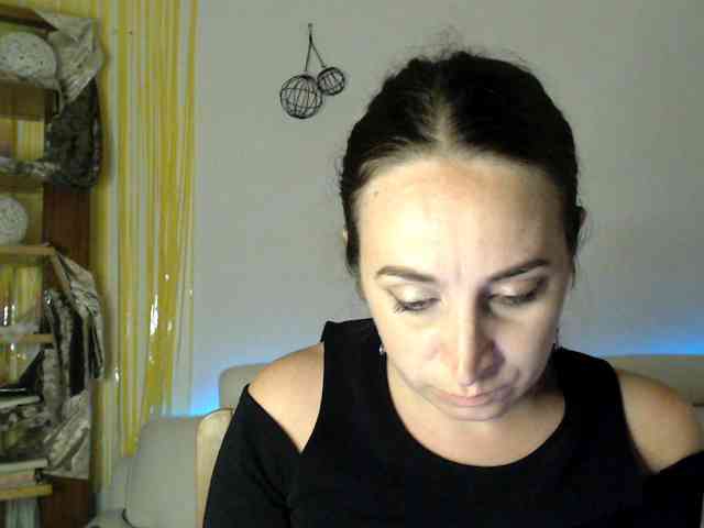 Modella: UWillMarryMyAss