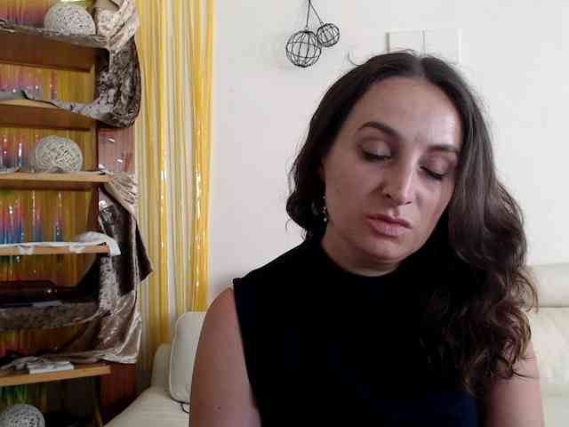 Modella: UWillMarryMyAss