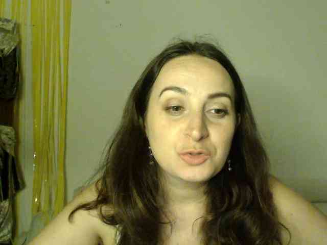 Modella: UWillMarryMyAss