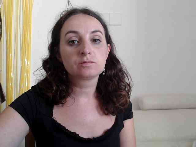 Modella: UWillMarryMyAss