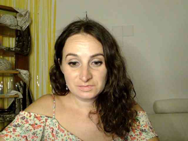 Modella: UWillMarryMyAss