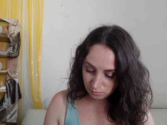 Modella: UWillMarryMyAss