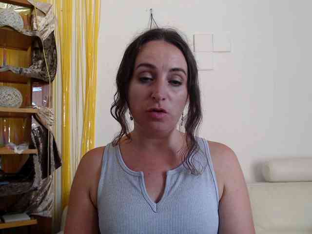 Modella: UWillMarryMyAss