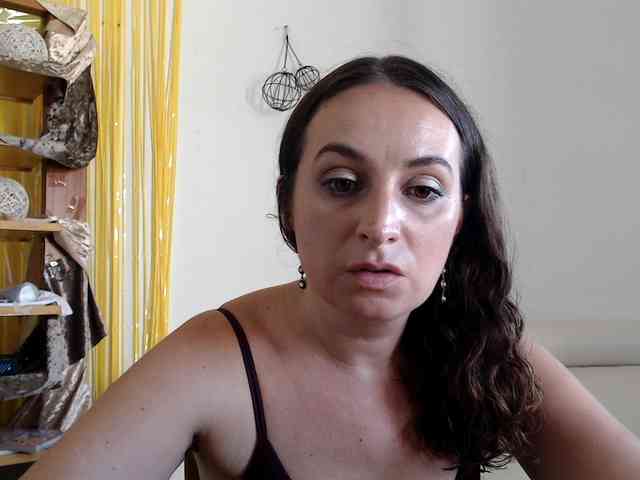 Modella: UWillMarryMyAss