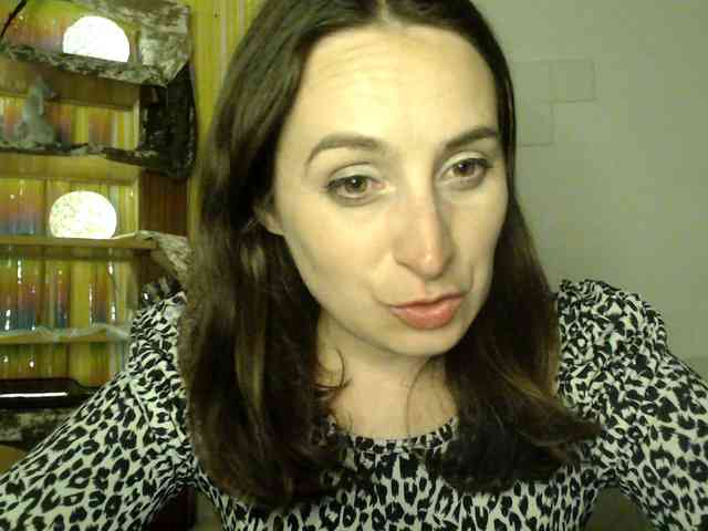Modella: UWillMarryMyAss