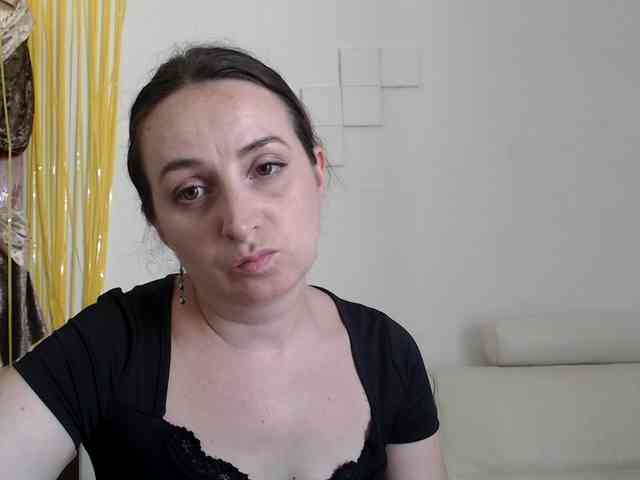 Modella: UWillMarryMyAss