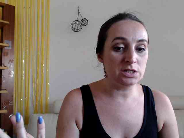 Modella: UWillMarryMyAss