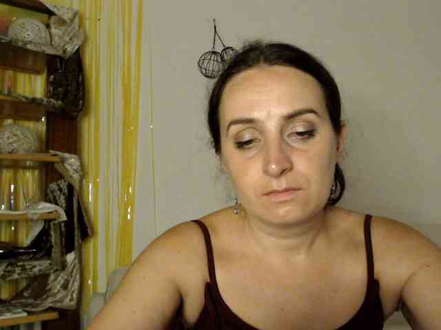 Modella: UWillMarryMyAss