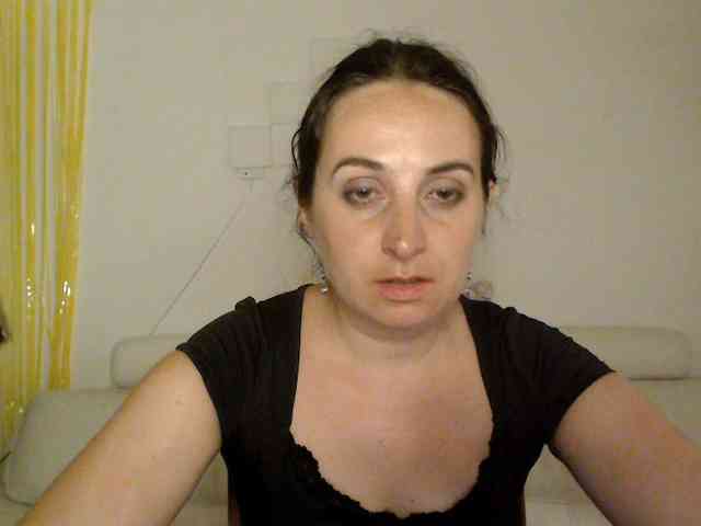 Modella: UWillMarryMyAss