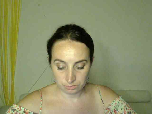 Modella: UWillMarryMyAss