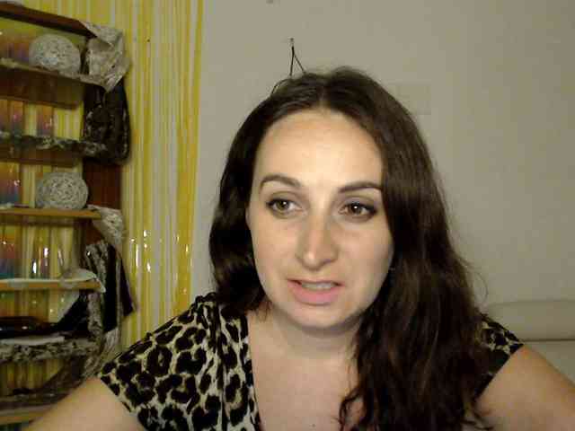 Modella: UWillMarryMyAss