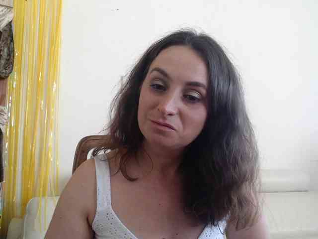 Modella: UWillMarryMyAss