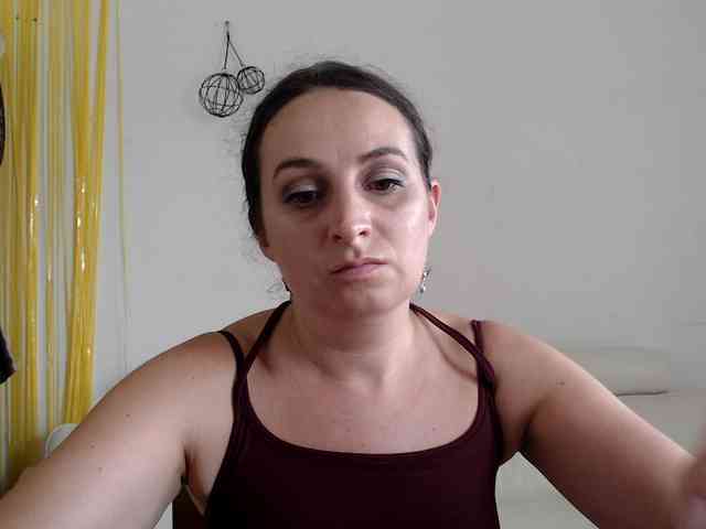Modella: UWillMarryMyAss