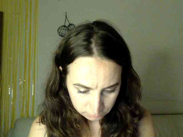 Modella: UWillMarryMyAss