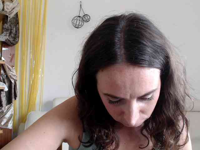 Modella: UWillMarryMyAss