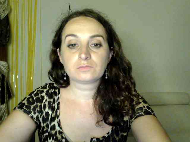 Modella: UWillMarryMyAss