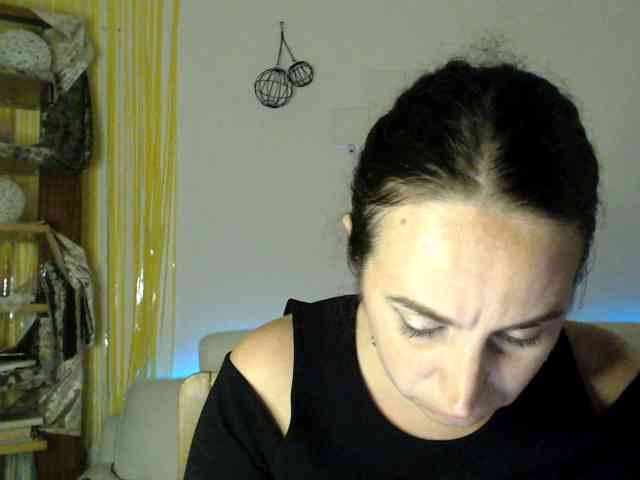 Modella: UWillMarryMyAss