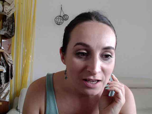 Modella: UWillMarryMyAss