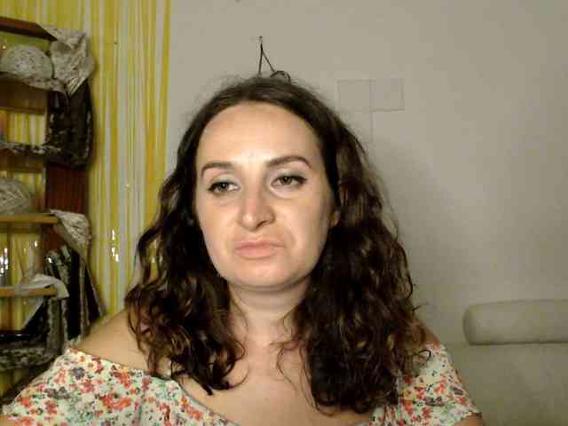 Modella: UWillMarryMyAss
