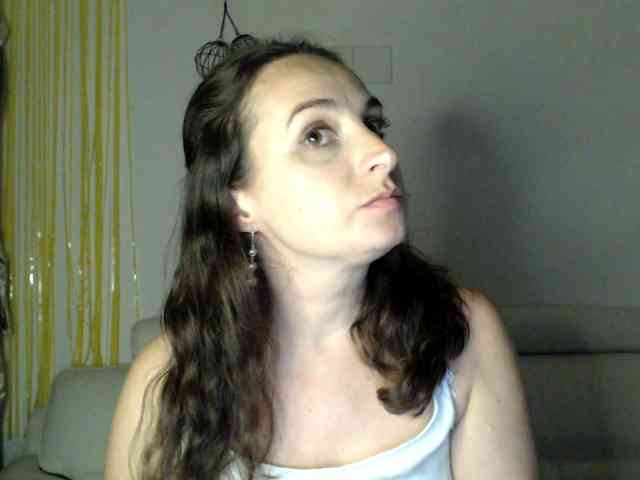 Modella: UWillMarryMyAss