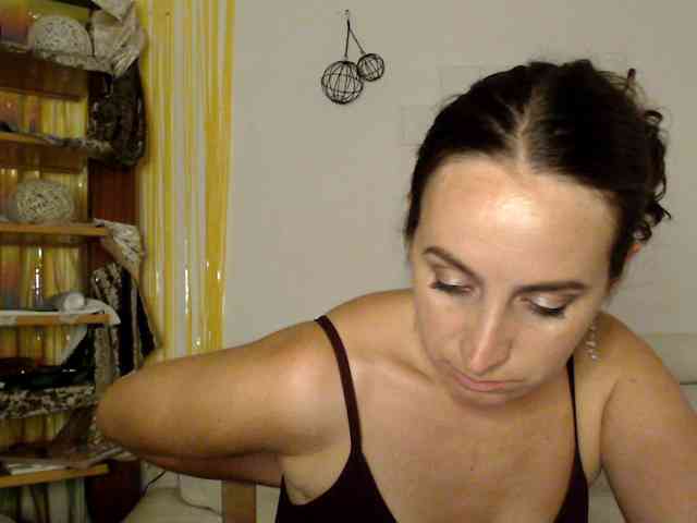 Modella: UWillMarryMyAss