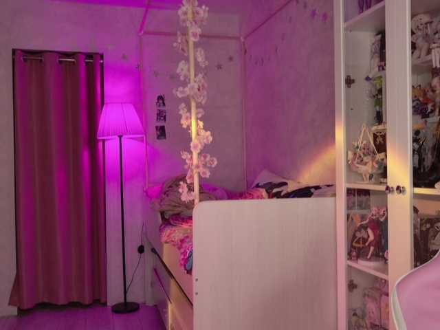 MiraJade live cam on BongaCams