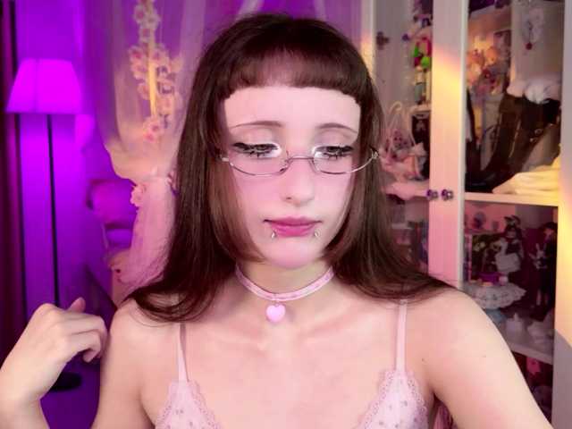 MiraJade live cam on BongaCams