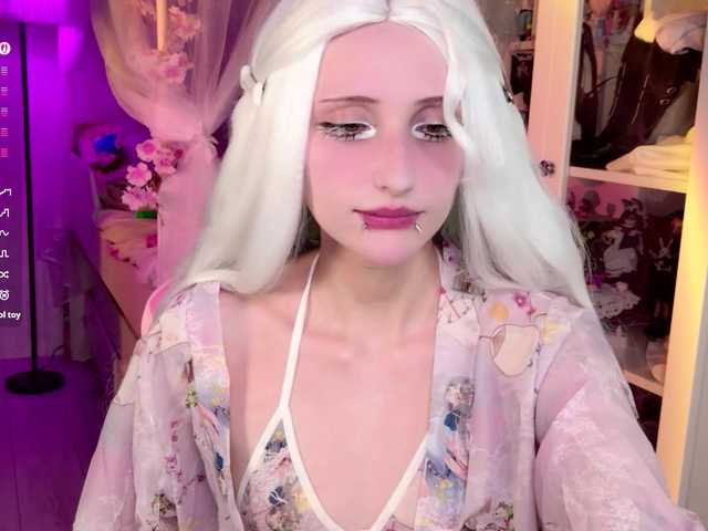 MiraJade live cam on BongaCams