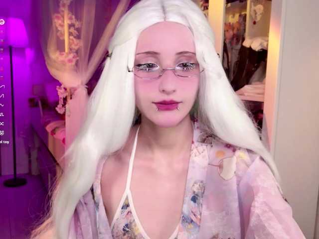 MiraJade live cam on BongaCams
