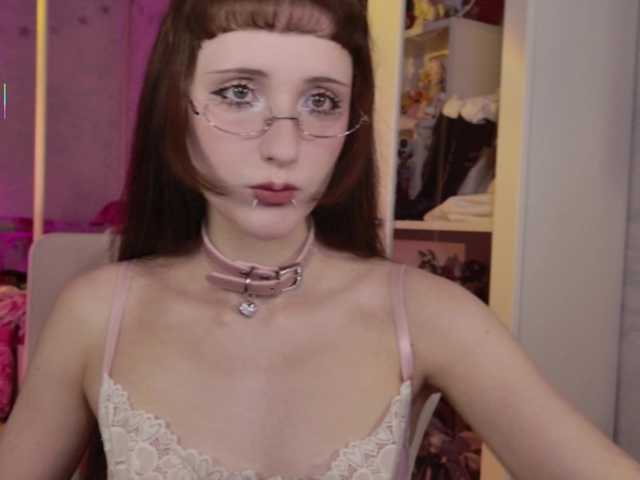 MiraJade live cam on BongaCams