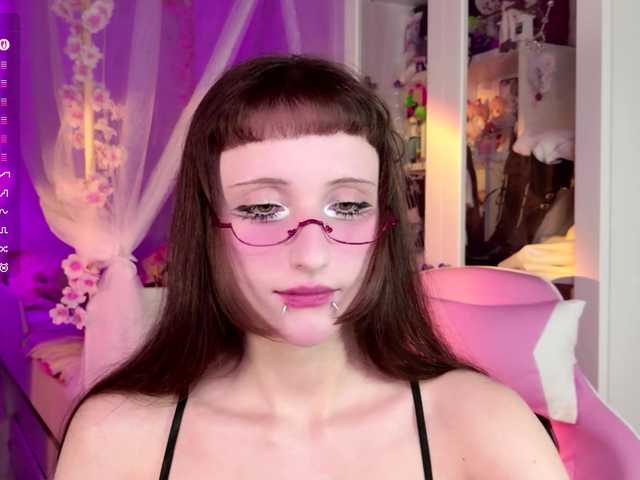 MiraJade live cam on BongaCams