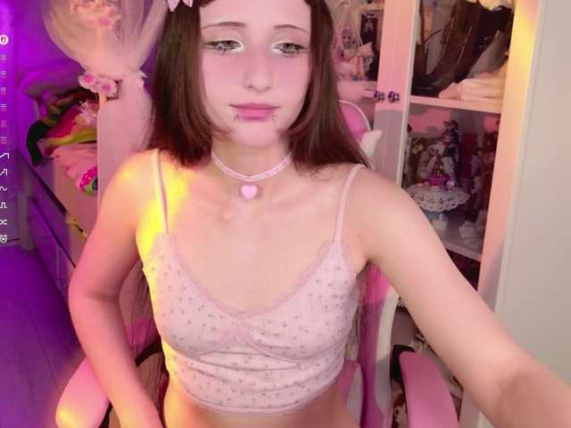 MiraJade live webcam show